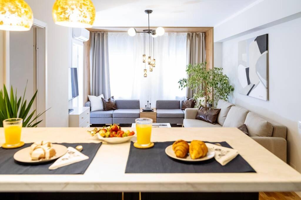 Apartamento Stunning Views 2Br Intercontinental Flat Bucarest Exterior foto