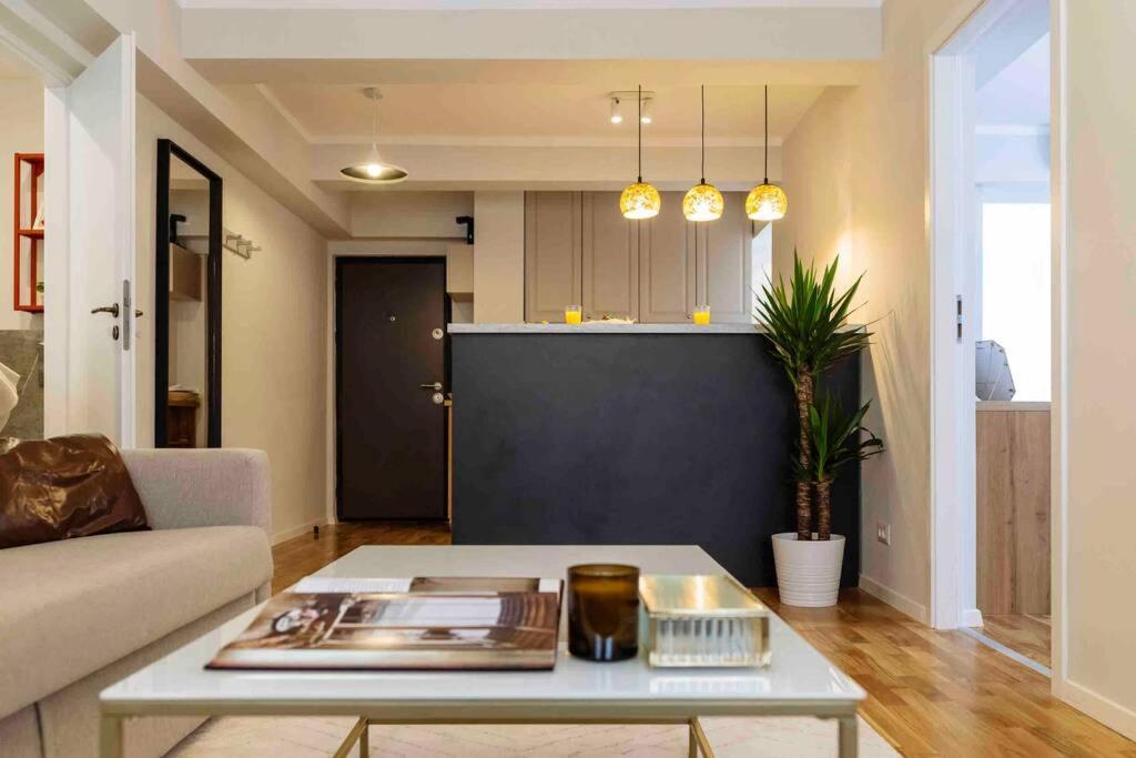 Apartamento Stunning Views 2Br Intercontinental Flat Bucarest Exterior foto