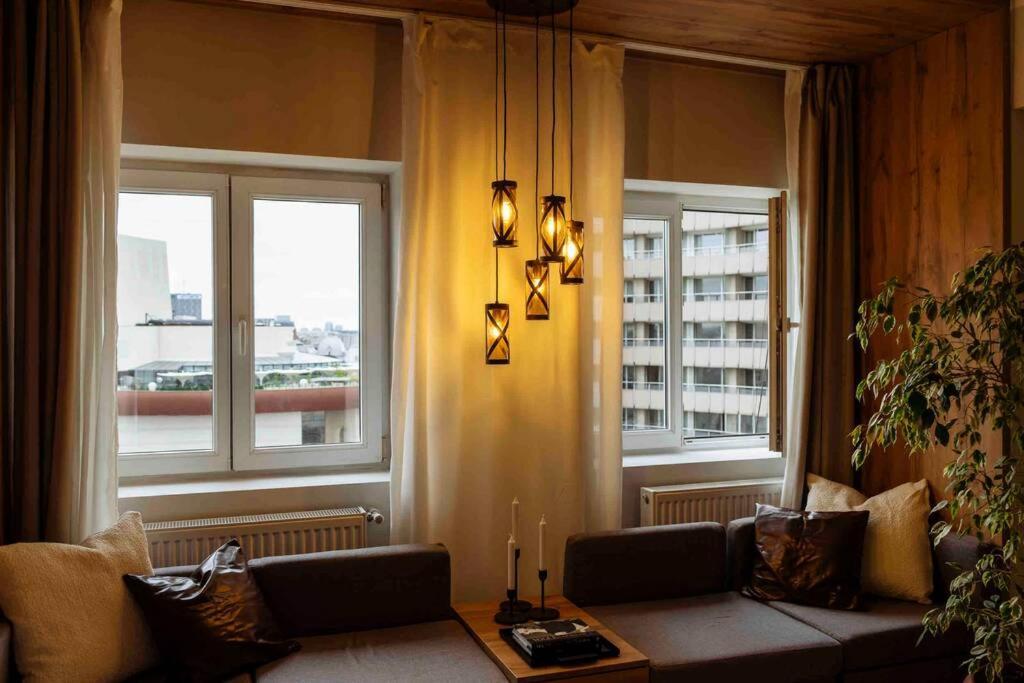 Apartamento Stunning Views 2Br Intercontinental Flat Bucarest Exterior foto