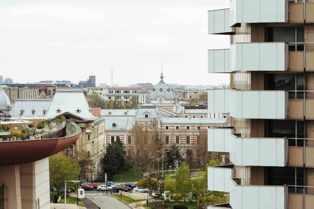 Apartamento Stunning Views 2Br Intercontinental Flat Bucarest Exterior foto